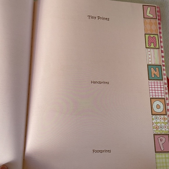 ABC and Me Memory Baby keepsake memory book, baby's first 5 years CR Gibson 2018 - Picture 11 of 15